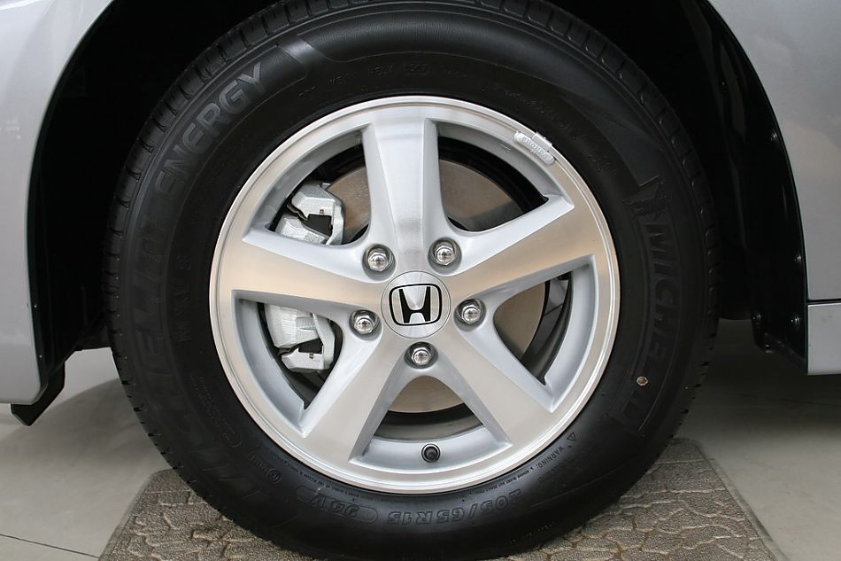 广州本田07款雅阁车轮