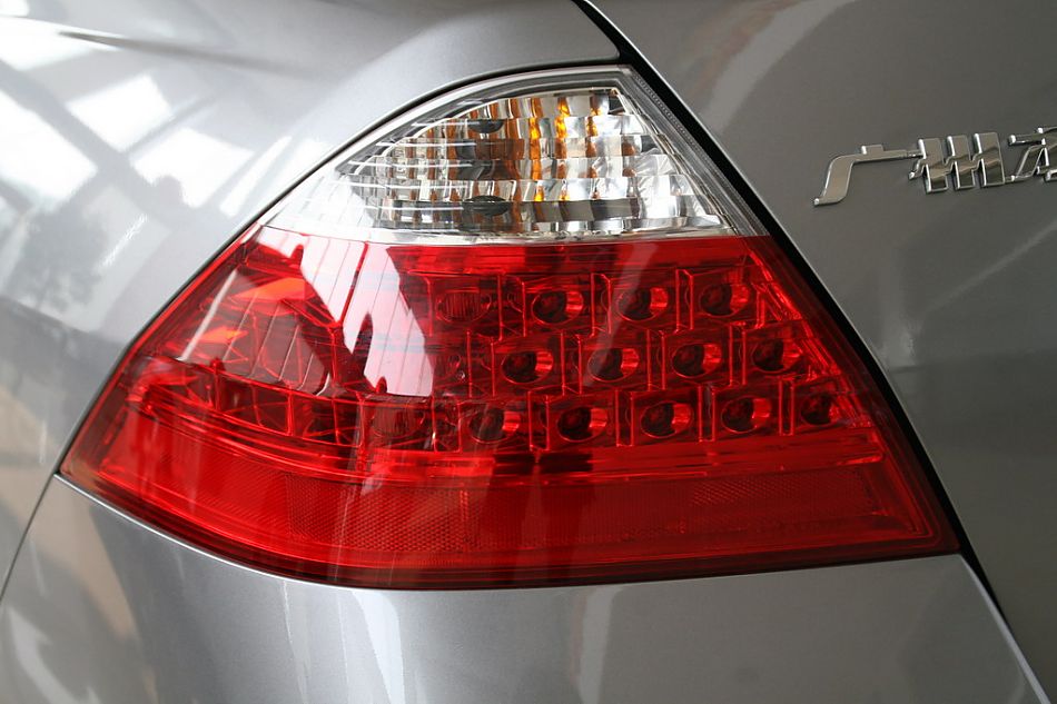 广州本田07款雅阁尾灯