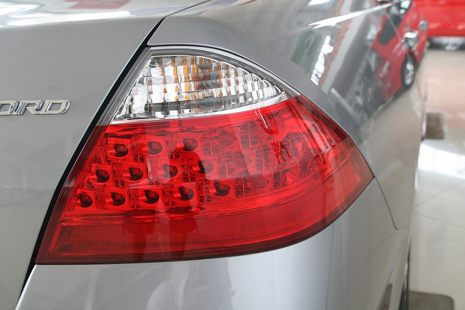 广州本田07款雅阁尾灯
