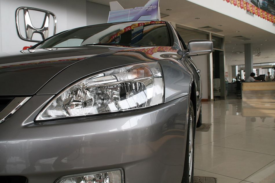 广州本田07款雅阁前大灯