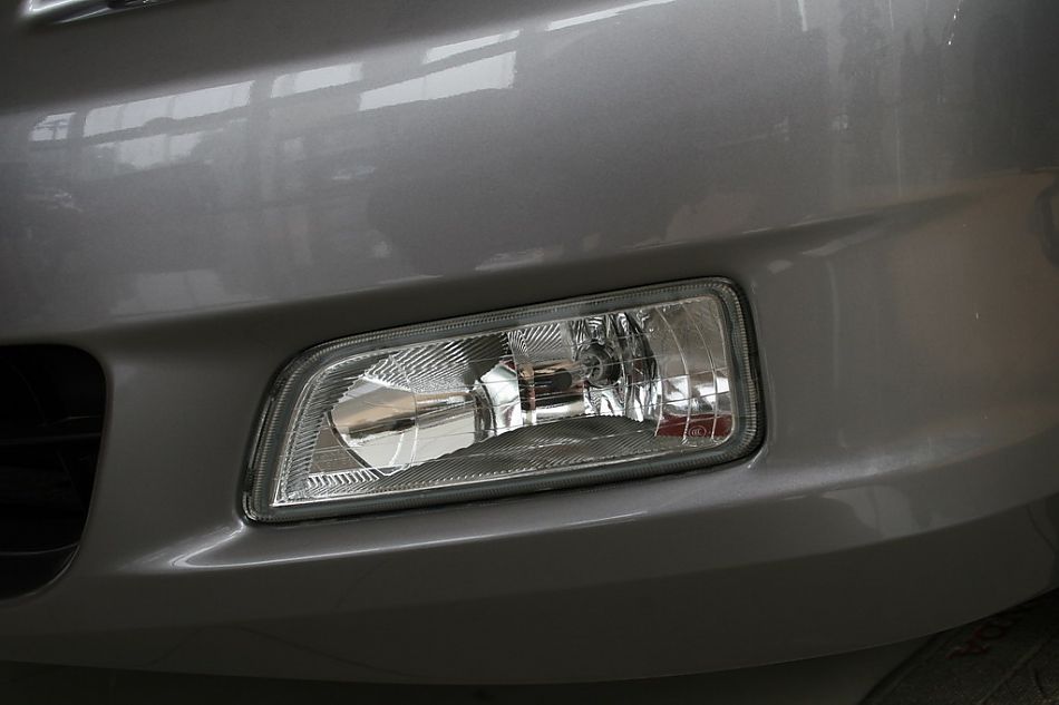 广州本田07款雅阁前灯