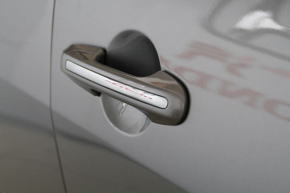 广州本田07款雅阁车门拉手