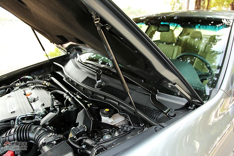 2011款雅阁2.4EXL Navi细节