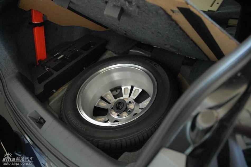 全新雅阁2.4L EX AT后备厢