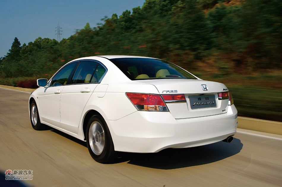 2011款雅阁整体外观