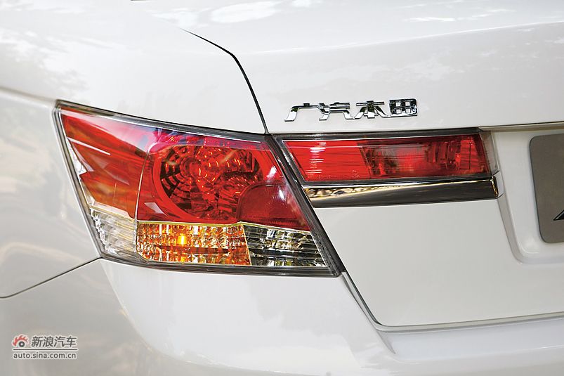 2011款雅阁外观细节