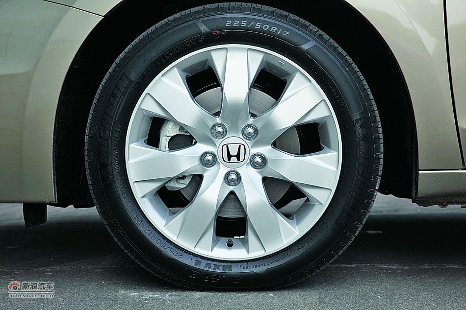 2011款雅阁外观细节