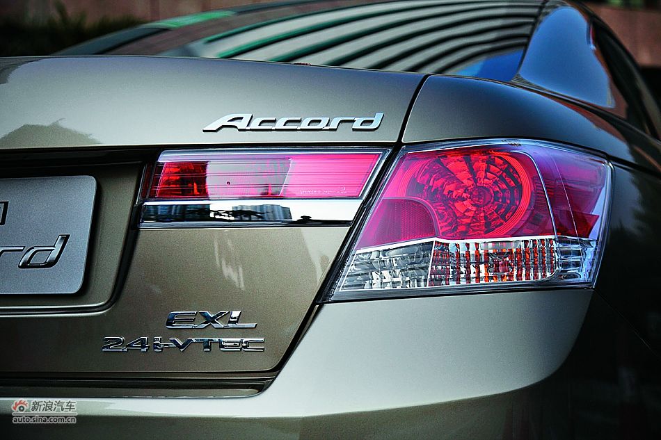 2011款雅阁外观细节