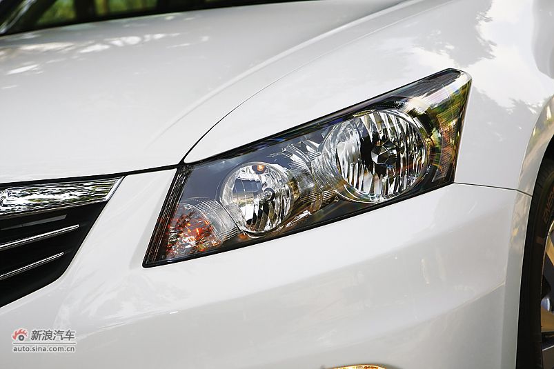 2011款雅阁外观细节