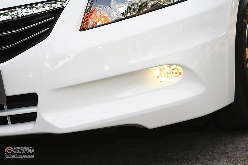 2011款雅阁外观细节