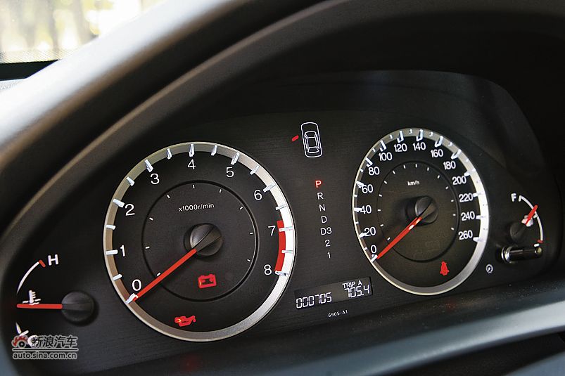 2011款雅阁内饰细节