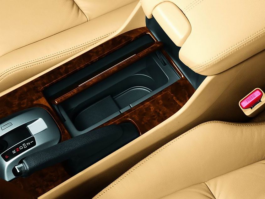 八代雅阁内饰图