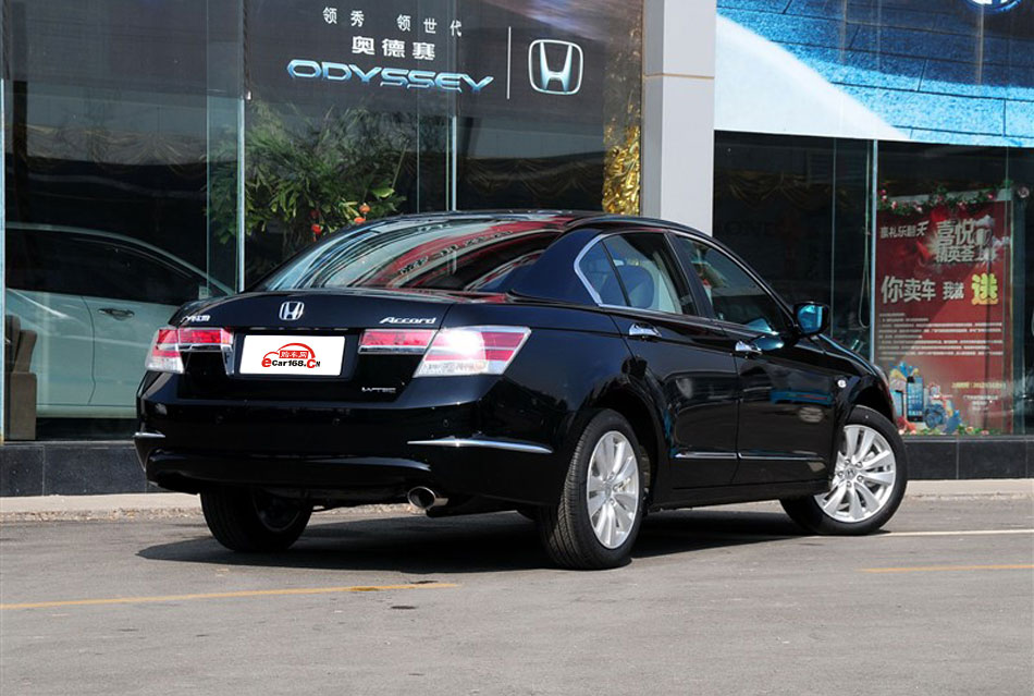 2013款雅阁2.0L 自动 PE