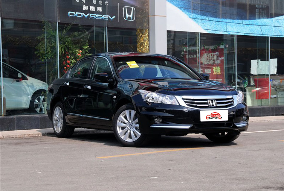 2013款雅阁2.0L 自动 PE