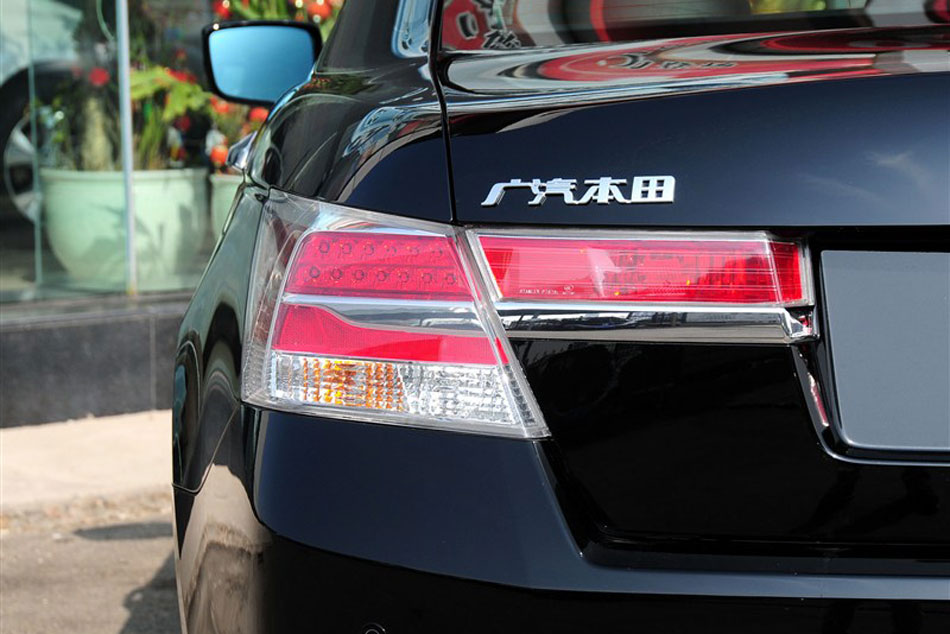 2013款雅阁2.0L 自动 PE