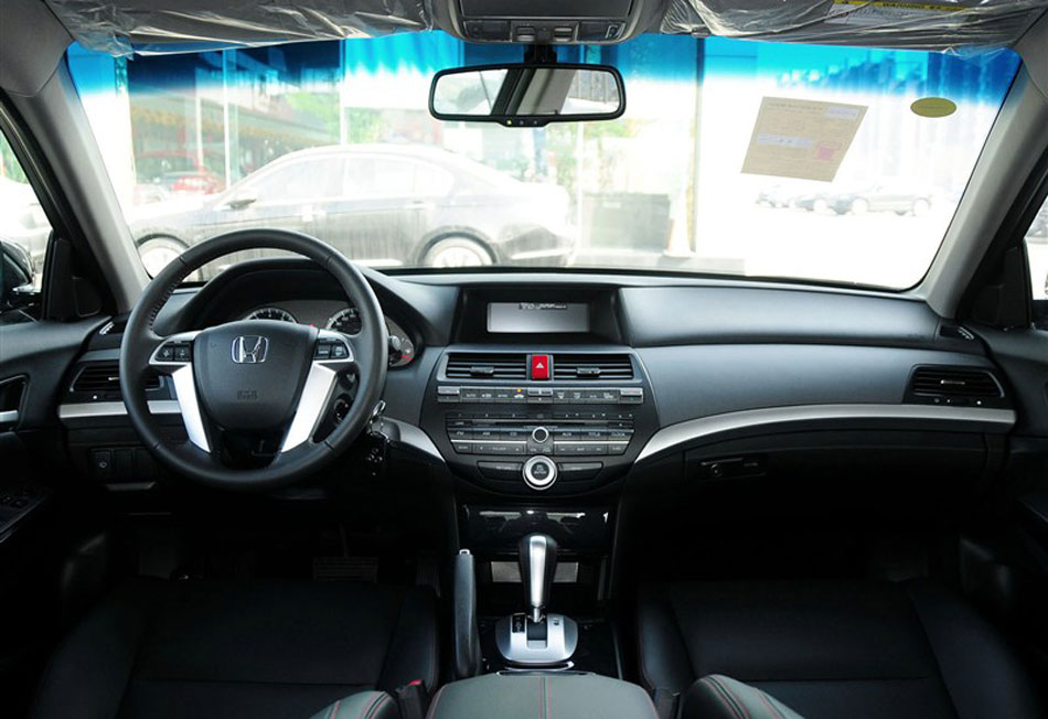 2013款雅阁2.0L 自动 PE