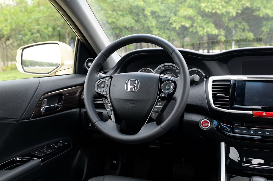 2016款 2.4L 智尊版 内饰