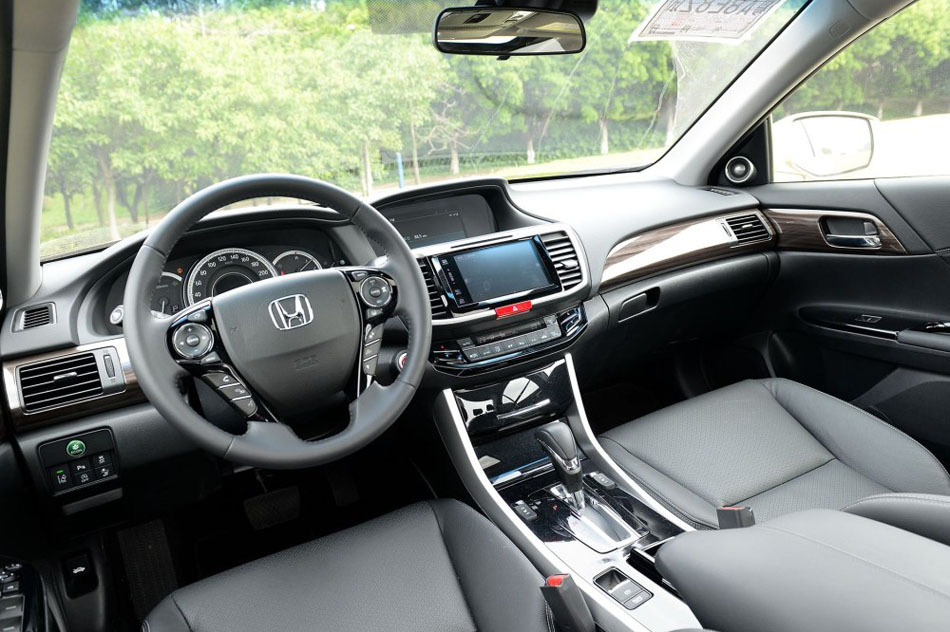 2016款 2.4L 智尊版 内饰