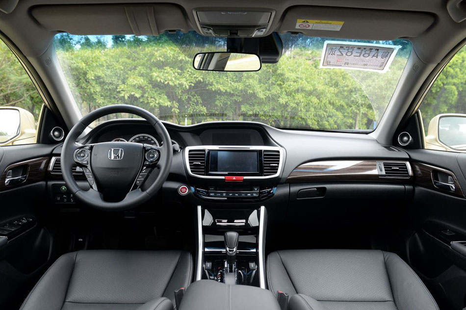 2016款 2.4L 智尊版 内饰