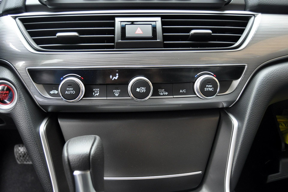 2018款 260TURBO 精英版 内饰