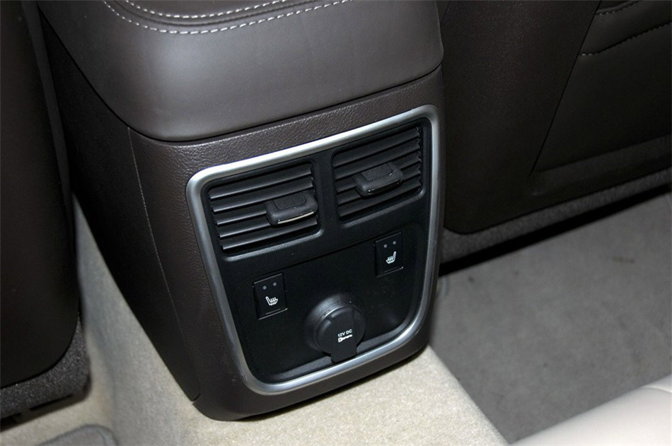 2013款克莱斯勒300C 3.6L自动尊享版