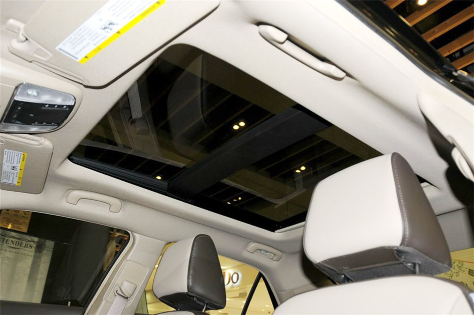 2013款克莱斯勒300C 3.6L自动尊享版