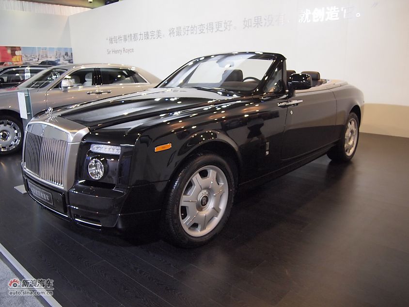 劳斯莱斯幻影软顶敞篷车