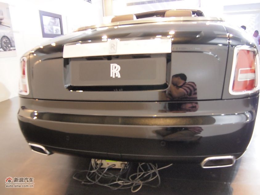 劳斯莱斯幻影软顶敞篷车