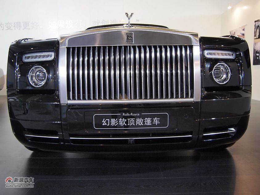 劳斯莱斯幻影软顶敞篷车