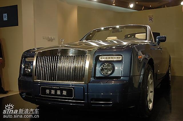 劳斯莱斯幻影软顶敞篷车