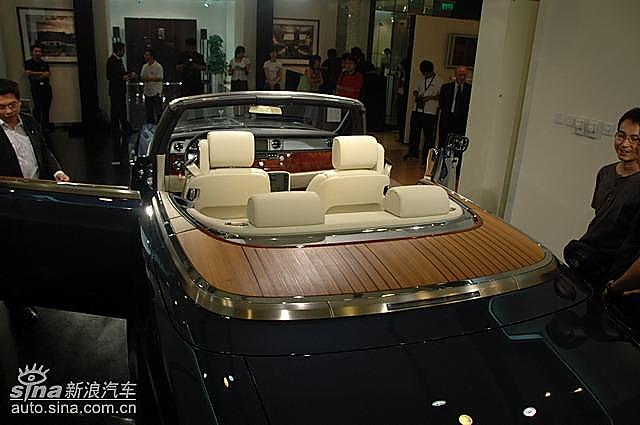 劳斯莱斯幻影软顶敞篷车
