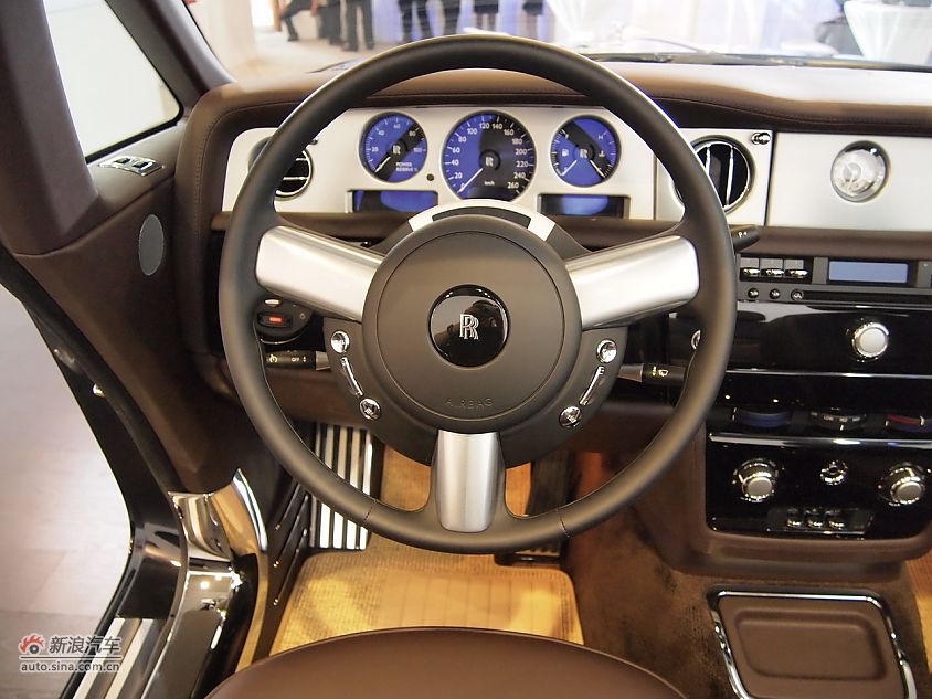 劳斯莱斯幻影软顶敞篷车
