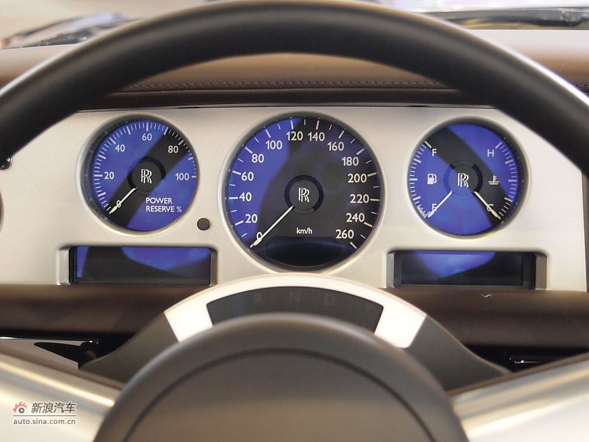劳斯莱斯幻影软顶敞篷车