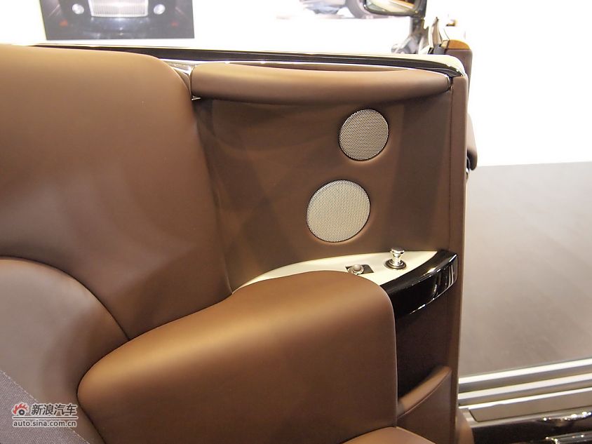 劳斯莱斯幻影软顶敞篷车