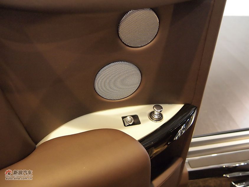 劳斯莱斯幻影软顶敞篷车