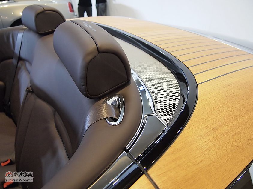 劳斯莱斯幻影软顶敞篷车