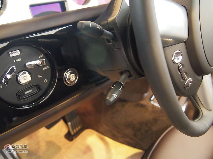 劳斯莱斯幻影软顶敞篷车