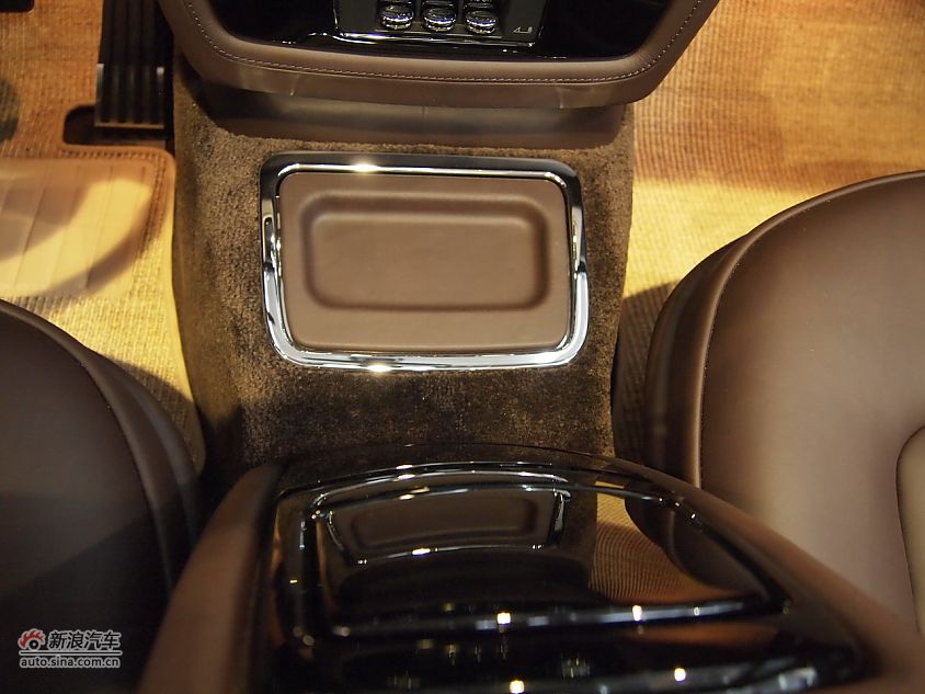 劳斯莱斯幻影软顶敞篷车