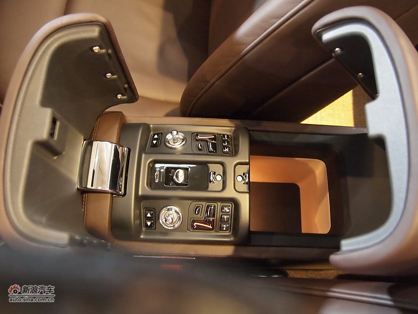 劳斯莱斯幻影软顶敞篷车