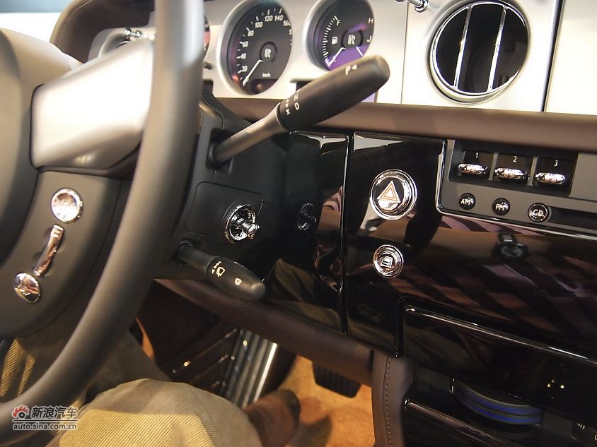 劳斯莱斯幻影软顶敞篷车