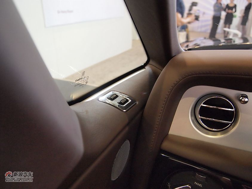 劳斯莱斯幻影软顶敞篷车