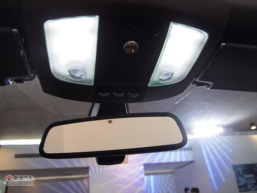 劳斯莱斯幻影软顶敞篷车