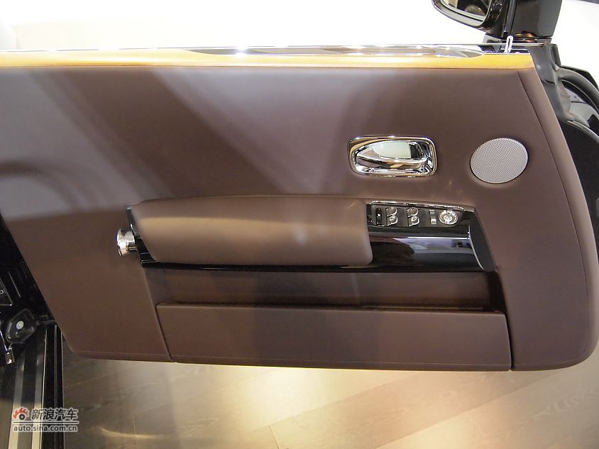 劳斯莱斯幻影软顶敞篷车