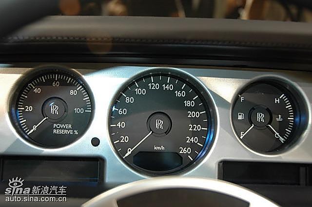 劳斯莱斯幻影软顶敞篷车内饰