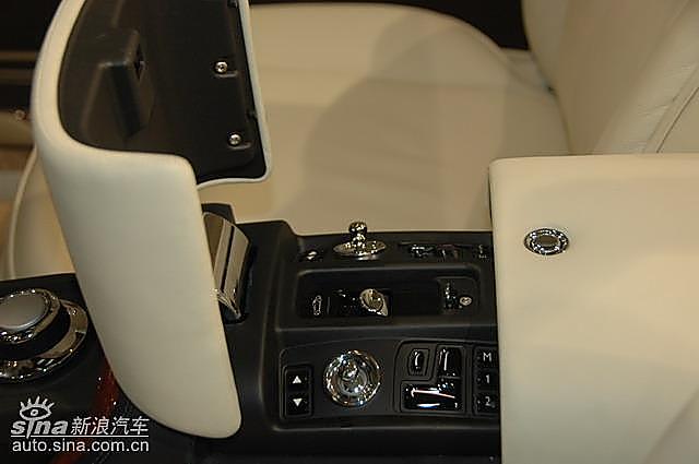 劳斯莱斯幻影软顶敞篷车内饰