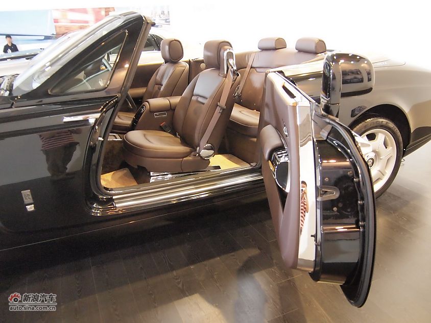 劳斯莱斯幻影软顶敞篷车