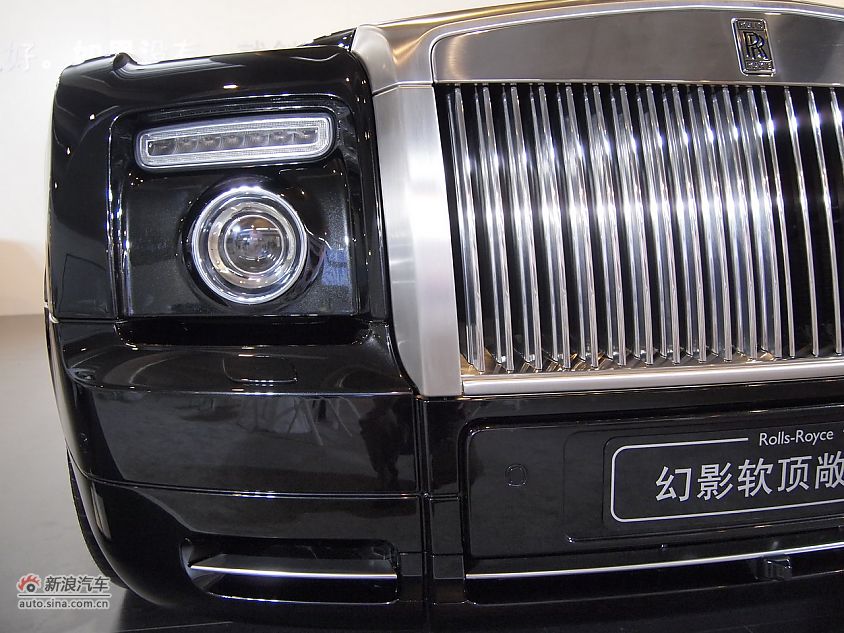 劳斯莱斯幻影软顶敞篷车