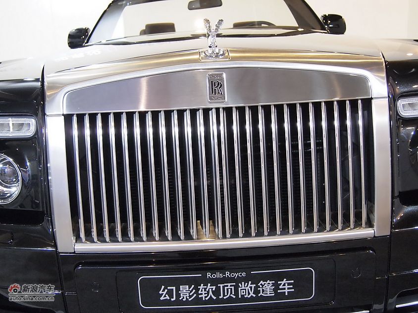 劳斯莱斯幻影软顶敞篷车