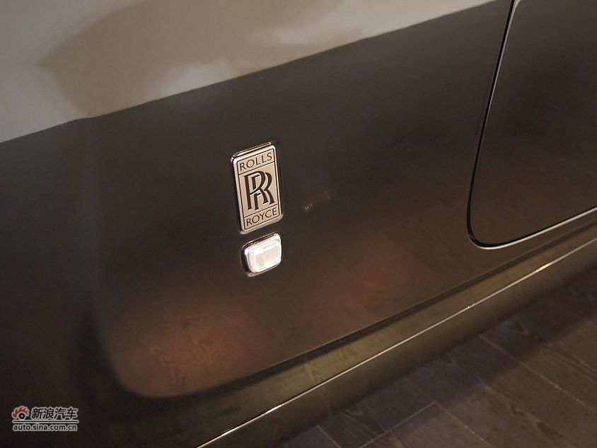 劳斯莱斯幻影软顶敞篷车