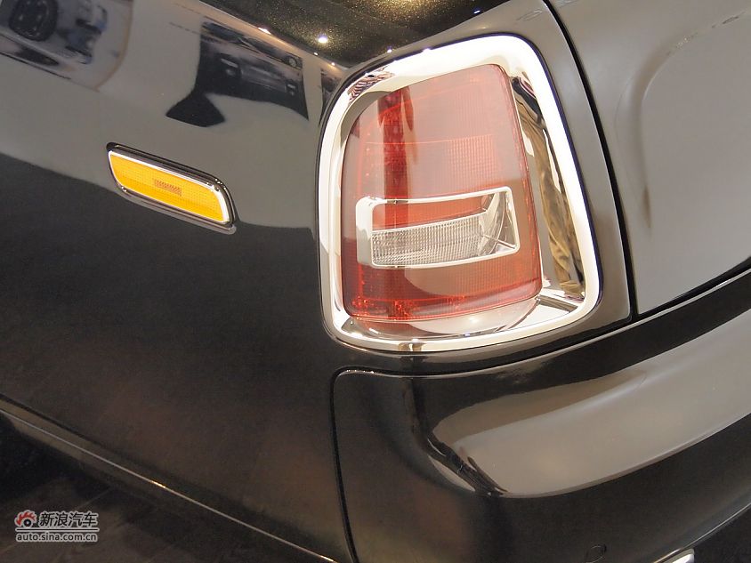 劳斯莱斯幻影软顶敞篷车